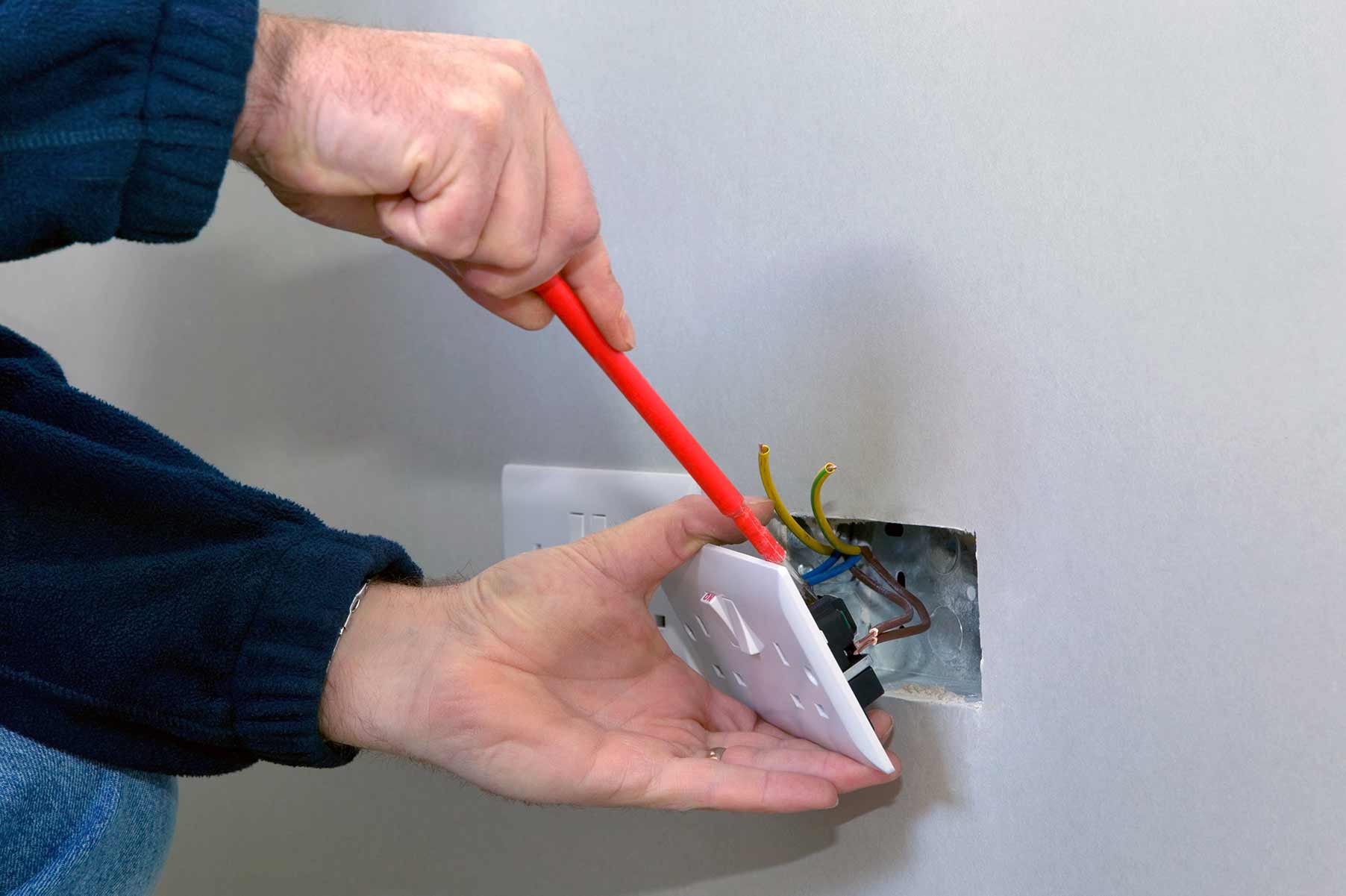 Our electricians can install plug sockets for domestic and commercial proeprties in Walton On The Naze and the local area. 